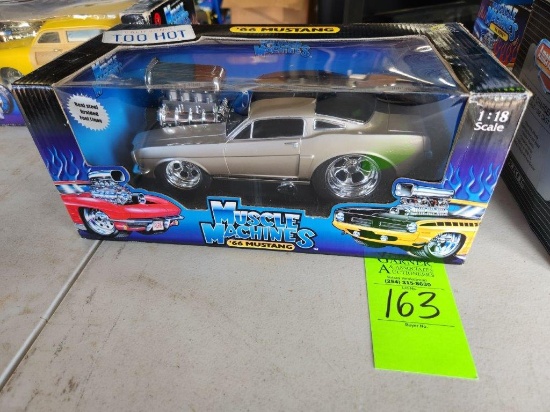 Muscle Machines 1966 Mustang Silver w Black Stripe 1:18 Scale