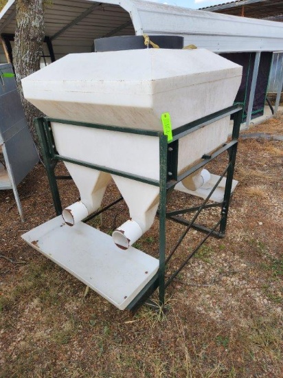 Gravity Feeder