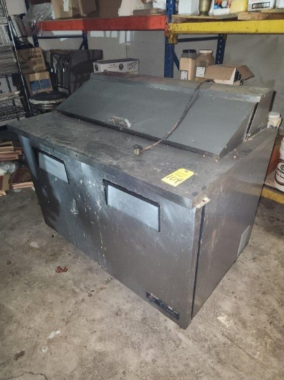 True Sandwich/Salad Prep Table with Refrigerated Base
