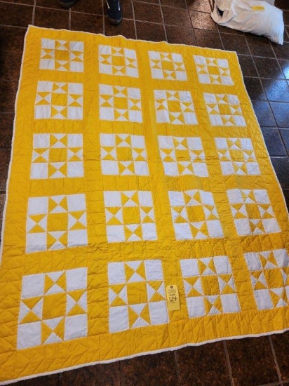 Yellow Ohio Star Quilt 84"x69"