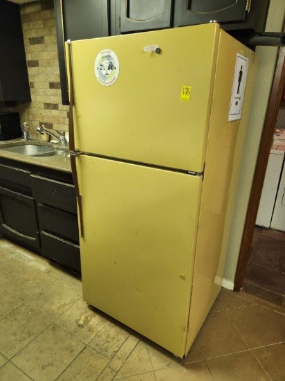 Kitchen Refrigerator - Yellow - Cold