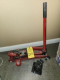 Big Red 2 Ton Hydraulic Jack