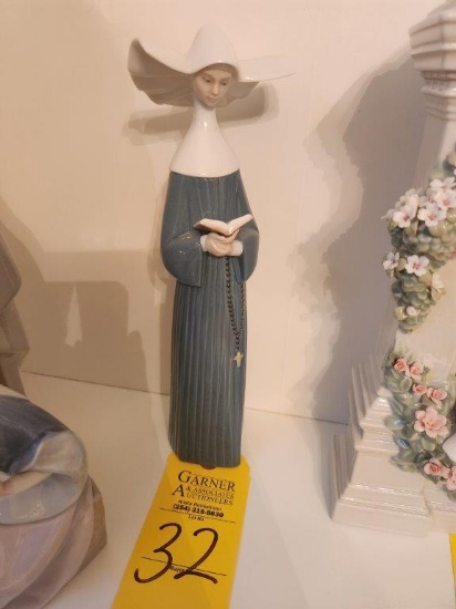 Llandro "Prayerful Moment Nun" Porcelain Figurine