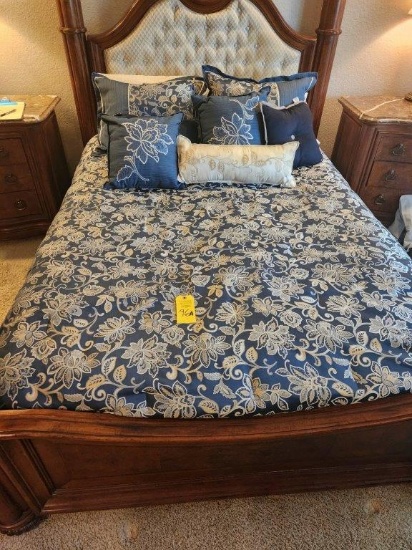 Queen Comforter Set & Pillows