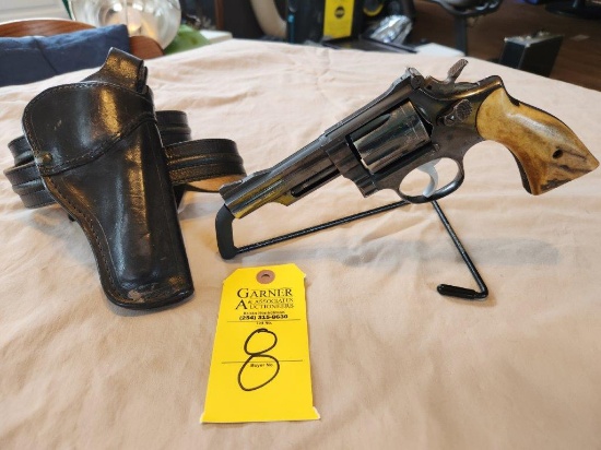 Smith & Wesson 357 Magnum Revolver Model 19 with Holster