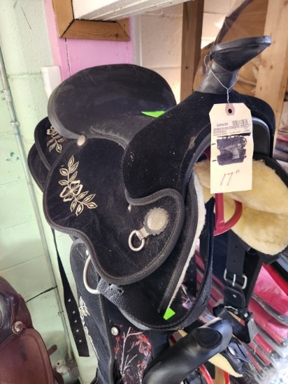 Simco Saddle Barrel Saddle 17"