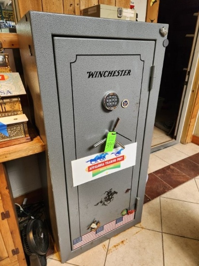 Winchester Gun Safe - 26 Gun