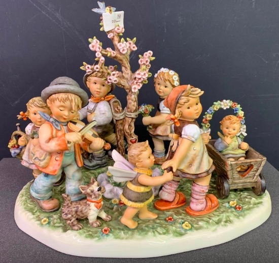 Hummel Figurine Auction