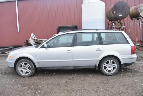 2000 Volkswagen Passat Passenger Car, VIN # WVWVD23B8YE278937