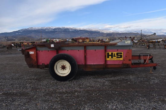 H and S 235 Manure Spreader