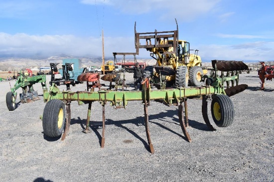 John Deere 900 Ripper