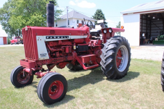 1964 Farmall 806 tractor
