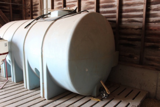 1600 gal. horizontal water tank