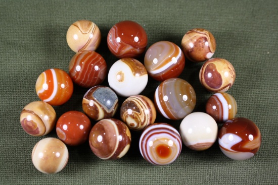 Lot of modern agate/stone marbles