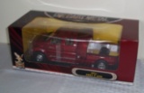 Road Signature Die Cast 1:24 MIB Deluxe Edition 2001 Ford F-650 Truck Red Maroon
