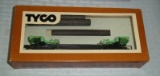 Vintage Train MIB Tyco Ho Scale Log Transport Car Green w/ Logs