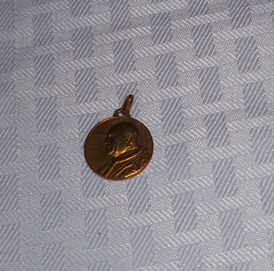 Vintage Pope Joannes XXIII Pont Max Medallion Jewelry Trinket Catholic Church Coin 199 150 Gold?