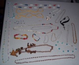 20+ Vintage Old Antique Jewelry Necklaces & Bracelets Lot Various Materials