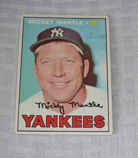 1967 Topps Baseball Card #150 Mickey Mantle Yankees HOF
