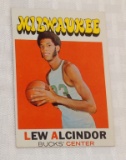 Vintage 1971-72 Topps NBA Basketball #100 Lew Alcindor Bucks HOF 3rd Year