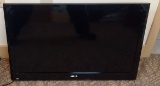 Sanyo Flat Screen 32'' TV Television w/ Mounting Bracket Needs Remote Working DP32242 HDMI