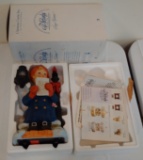 Vintage Melody In Motion MIB Hand Painted Musical Figurine w/ Box Christmas Caroler Boy Bethlehem