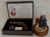 Franklin Mint John Wayne Mini Statue Figurine w/ Glass Come & Wyatt Earp Replica Gun Knife Box