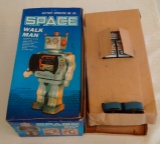 Vintage Tin Metal Japan Walking Robot Space Walk Man w/ Box Works Battery Op
