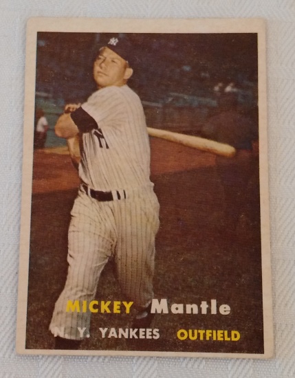 Vintage 1957 Topps MLB Baseball Card #95 Mickey Mantle Yankees HOF Nice Color