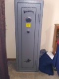 New Winchester 10 Long Gun Safe, also room for 4 Handguns. LOCAL PICK UP ONLY!