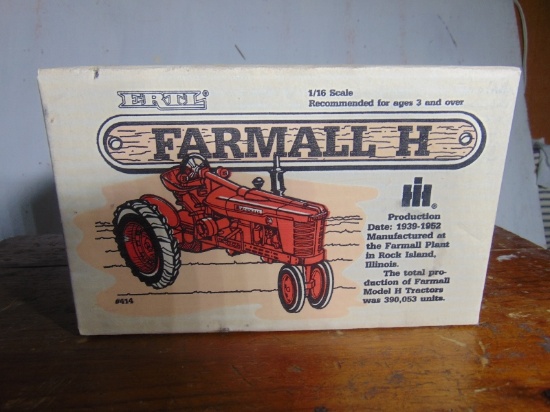 Farmall H Toy Tractor, NIB, 1/16 Scale