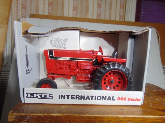 International 966 Special Edition Toy Tractor, NIB