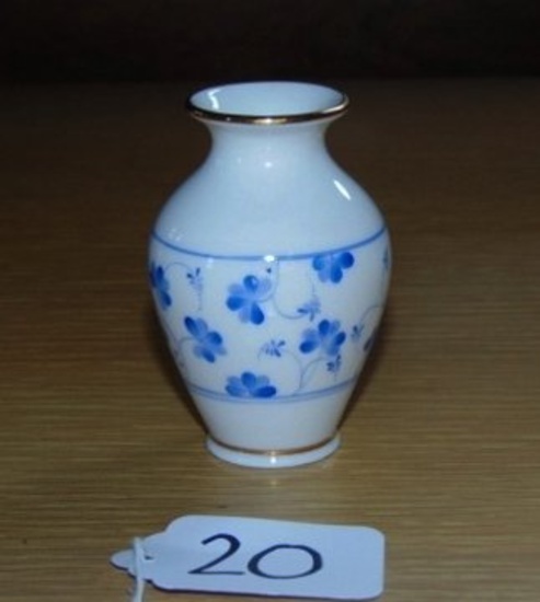 Vtg Herend Porcelain Hand Painted Miniature Vase