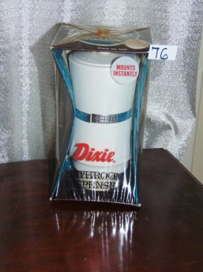 New Vtg 1960's Dixie Cup Bathroom Dispenser & Fifty 3 Oz Cups