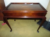 Vtg Solid Cherry Wood Queen Anne Side / Accent Table W/ Wood Inlay &