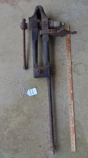 Antique Cast Iron Fabrication Shop Tin Vise ( Local Pick Up Only )