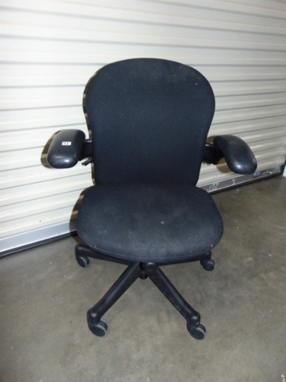 Rolling Office Chair W/ Arms LOCAL PICK UP ONLY