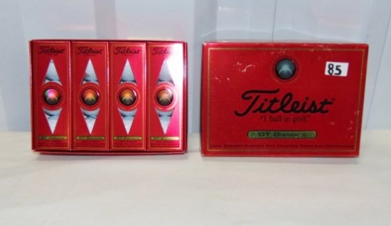 N I B Box Of 12 Titleist D T Distance Golf Balls