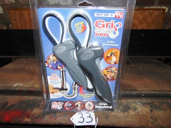 N I B Set Of 2 Grip Wrench Pros