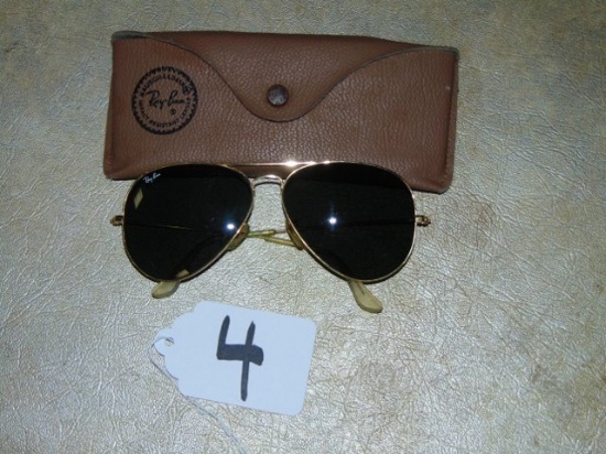 Vtg Ray Ban Aviator Sunglasses W/ Leather Case