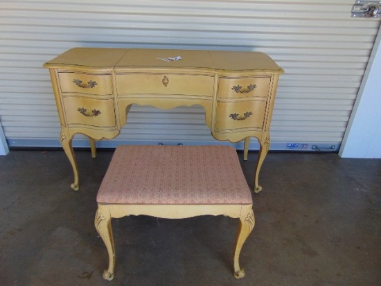 Vtg Solid Wood French Provincial Vanity W/ Bench Seat (local pick up only)