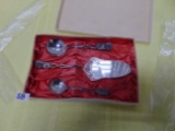 Vtg Silver Plated Cake Knofe, Tablespoon & Teaspoon In Lined Box