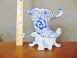 Beautful Vtg Porcelain Cobalt Blue Cornucopia Vase / Planter (office)