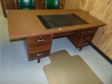 Nice Office Desk & Clear Plastic Mat (local Pick Up Only )