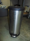 Round Stainless Steel Trash Can (local Pick Up Only )
