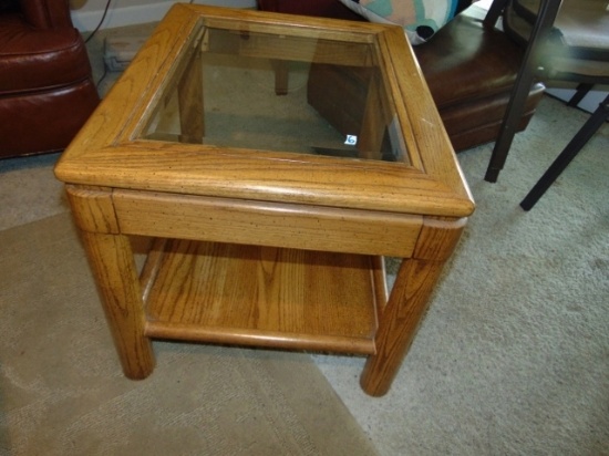 Vtg Solid Oak End Table W/ Beveled Glass Top By Athens Furniture