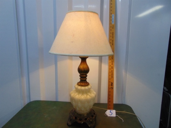 Beautiful Vtg Reverse Painted & Brass Table Lamp