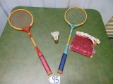 Vtg Badminton Set: 2 Rackets, Shuttlecock & Net