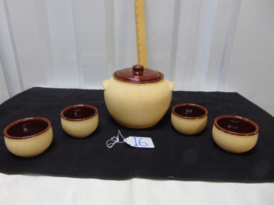 Vtg Watt Pottery #76 Bean Pot W/ Lid & 4 Bowls