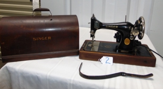 Vtg Singer Sewing Machine Model 128 In A Oak Bentwood Case